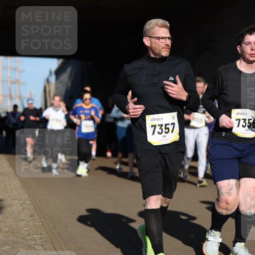 06.10.2024 - 19. swb-Marathon Bremen Michael Strokosch http://msf.ph/oto/7346576 06.10.2024 10:21:14 Laufen 7357, 9522, 7356 meine-sportfotos.de