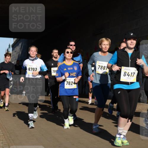 06.10.2024 - 19. swb-Marathon Bremen Michael Strokosch http://msf.ph/oto/7346589 06.10.2024 10:21:17 Laufen 873, 8703, 780, 7624, 7881, 8417 meine-sportfotos.de