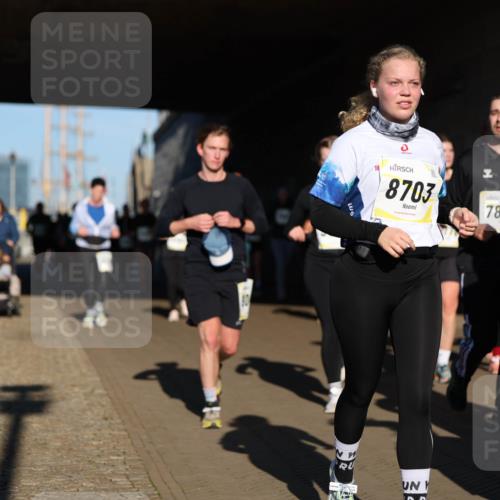 06.10.2024 - 19. swb-Marathon Bremen Michael Strokosch http://msf.ph/oto/7346602 06.10.2024 10:21:19 Laufen 18, 0, 8703, 22, 7808 meine-sportfotos.de