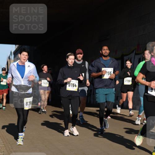 06.10.2024 - 19. swb-Marathon Bremen Michael Strokosch http://msf.ph/oto/7346623 06.10.2024 10:21:23 Laufen 7063, 879, 7420, 8164, 165, 7708, 8051 meine-sportfotos.de