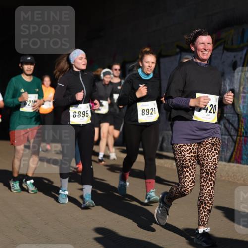 06.10.2024 - 19. swb-Marathon Bremen Michael Strokosch http://msf.ph/oto/7346630 06.10.2024 10:21:27 Laufen 2, 821, 8895, 8921, 420 meine-sportfotos.de