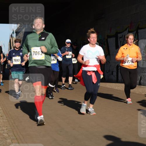 06.10.2024 - 19. swb-Marathon Bremen Michael Strokosch http://msf.ph/oto/7346646 06.10.2024 10:21:30 Laufen 8529, 7593, 7062, 439, 592, 9011, 876 meine-sportfotos.de
