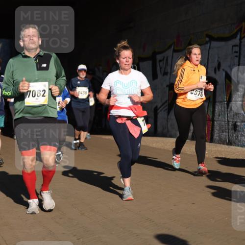 06.10.2024 - 19. swb-Marathon Bremen Michael Strokosch http://msf.ph/oto/7346648 06.10.2024 10:21:30 Laufen 8439, 8529, 593, 7062, 6876 meine-sportfotos.de