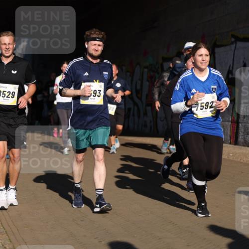 06.10.2024 - 19. swb-Marathon Bremen Michael Strokosch http://msf.ph/oto/7346662 06.10.2024 10:21:33 Laufen 76, 8529, 93, 23, 7592 meine-sportfotos.de