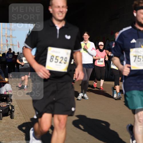 06.10.2024 - 19. swb-Marathon Bremen Michael Strokosch http://msf.ph/oto/7346671 06.10.2024 10:21:34 Laufen 7434, 76, 8529, 7593, 8549 meine-sportfotos.de