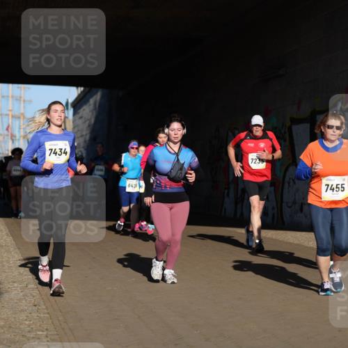 06.10.2024 - 19. swb-Marathon Bremen Michael Strokosch http://msf.ph/oto/7346695 06.10.2024 10:21:40 Laufen 8248, 7434, 3006, 8428, 7235, 7455 meine-sportfotos.de