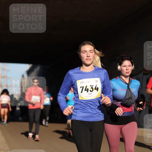 06.10.2024 - 19. swb-Marathon Bremen Michael Strokosch http://msf.ph/oto/7346704 06.10.2024 10:21:42 Laufen 7434, 2024, 235 meine-sportfotos.de