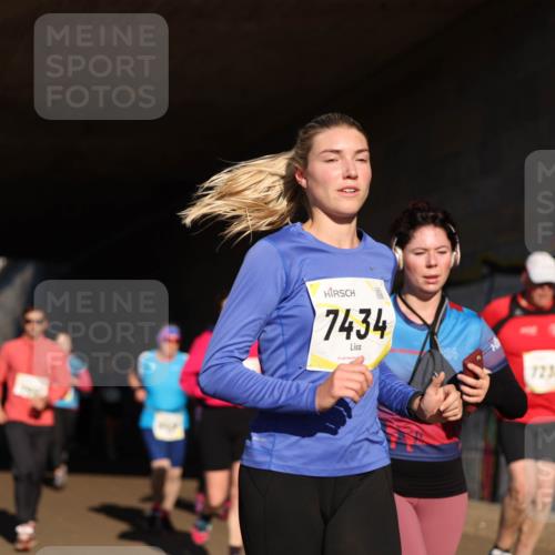 06.10.2024 - 19. swb-Marathon Bremen Michael Strokosch http://msf.ph/oto/7346706 06.10.2024 10:21:42 Laufen 7434, 24, 7236 meine-sportfotos.de