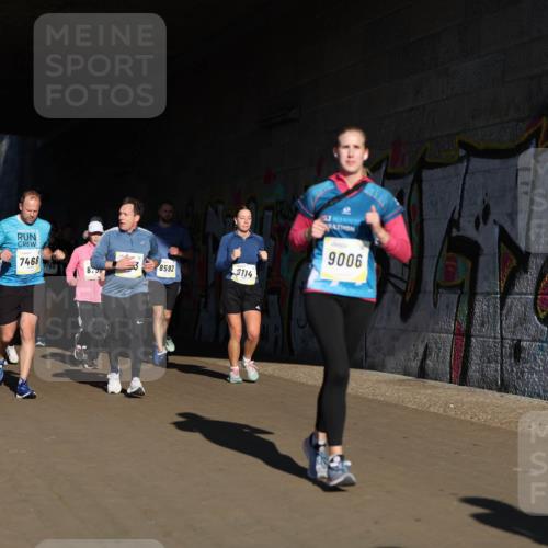 06.10.2024 - 19. swb-Marathon Bremen Michael Strokosch http://msf.ph/oto/7346713 06.10.2024 10:21:47 Laufen 7468, 8592, 249, 8114, 8, 50, 7780, 9006 meine-sportfotos.de