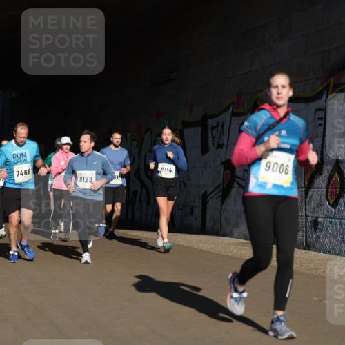 06.10.2024 - 19. swb-Marathon Bremen Michael Strokosch http://msf.ph/oto/7346716 06.10.2024 10:21:47 Laufen 8249, 7468, 7780, 9123, 592, 8114, 9006 meine-sportfotos.de