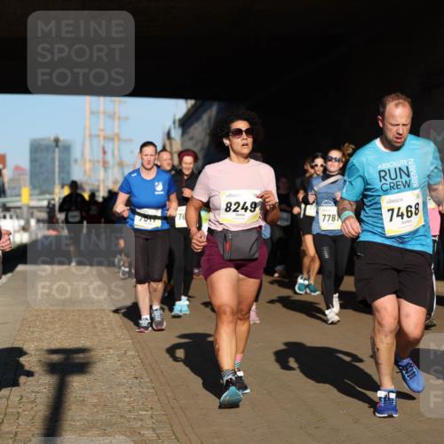 06.10.2024 - 19. swb-Marathon Bremen Michael Strokosch http://msf.ph/oto/7346777 06.10.2024 10:21:50 Laufen 7017, 76, 8249, 778, 7468, 707, 9123 meine-sportfotos.de