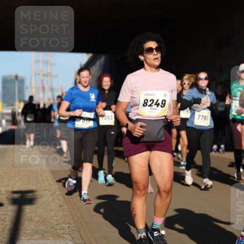 06.10.2024 - 19. swb-Marathon Bremen Michael Strokosch http://msf.ph/oto/7346786 06.10.2024 10:21:51 Laufen 7653, 8249, 7781, 70, 74 meine-sportfotos.de