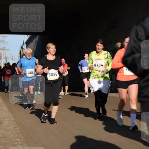 06.10.2024 - 19. swb-Marathon Bremen Michael Strokosch http://msf.ph/oto/7346806 06.10.2024 10:21:55 Laufen 7301, 7010, 8855, 7220, 8734 meine-sportfotos.de