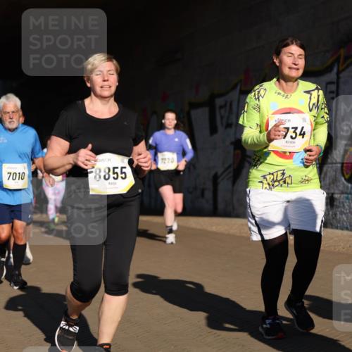 06.10.2024 - 19. swb-Marathon Bremen Michael Strokosch http://msf.ph/oto/7346815 06.10.2024 10:21:57 Laufen 7010, 8855, 7220, 734 meine-sportfotos.de