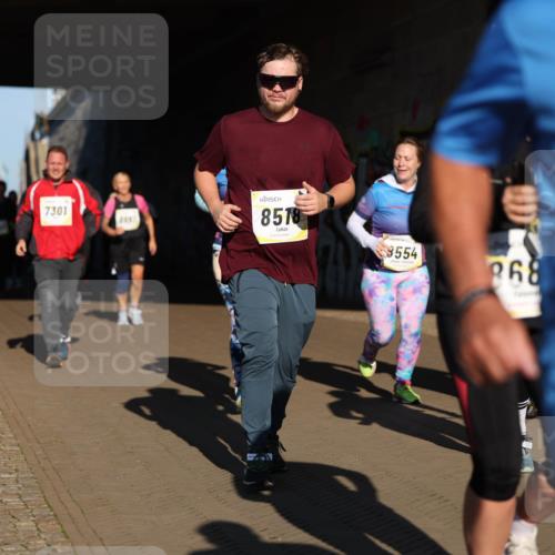 06.10.2024 - 19. swb-Marathon Bremen Michael Strokosch http://msf.ph/oto/7346827 06.10.2024 10:22:00 Laufen 7301, 8518, 3554, 268, 7 meine-sportfotos.de