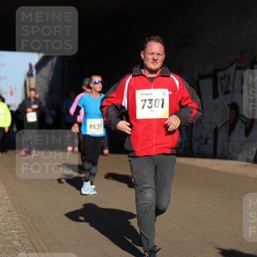 06.10.2024 - 19. swb-Marathon Bremen Michael Strokosch http://msf.ph/oto/7346842 06.10.2024 10:22:03 Laufen 8537, 7301 meine-sportfotos.de