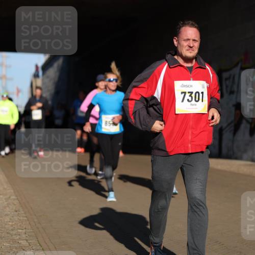 06.10.2024 - 19. swb-Marathon Bremen Michael Strokosch http://msf.ph/oto/7346844 06.10.2024 10:22:03 Laufen 85, 7301 meine-sportfotos.de