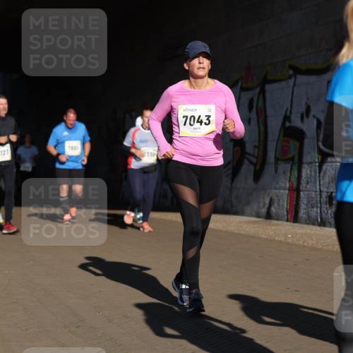 06.10.2024 - 19. swb-Marathon Bremen Michael Strokosch http://msf.ph/oto/7346857 06.10.2024 10:22:05 Laufen 7348, 8127, 7801, 140, 7043, 8531 meine-sportfotos.de