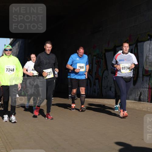 06.10.2024 - 19. swb-Marathon Bremen Michael Strokosch http://msf.ph/oto/7346869 06.10.2024 10:22:07 Laufen 8696, 7348, 88, 27, 7601, 8690 meine-sportfotos.de