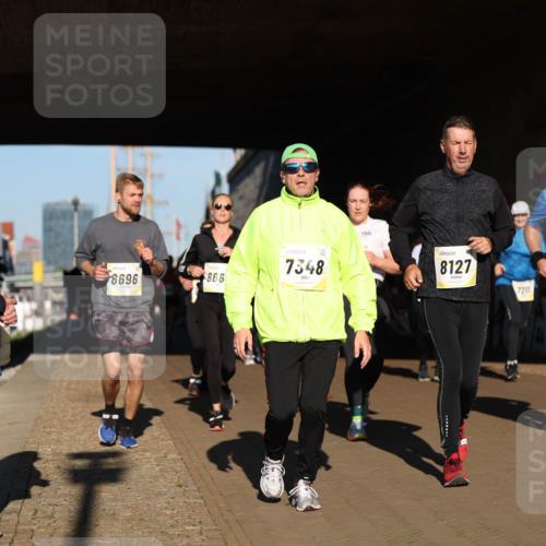 06.10.2024 - 19. swb-Marathon Bremen Michael Strokosch http://msf.ph/oto/7346876 06.10.2024 10:22:08 Laufen 8696, 866, 7548, 8127, 7211, 7601 meine-sportfotos.de