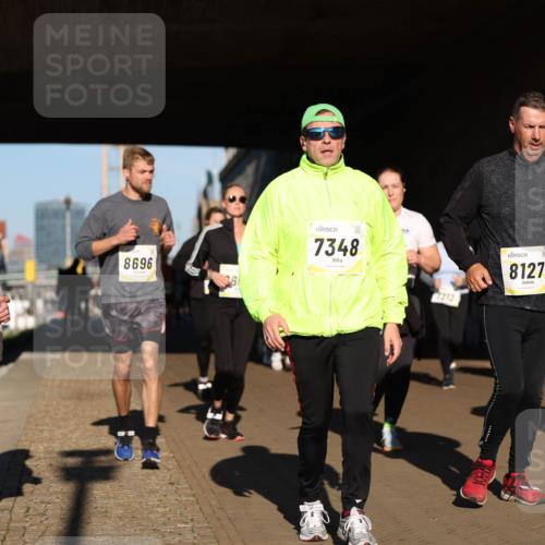 06.10.2024 - 19. swb-Marathon Bremen Michael Strokosch http://msf.ph/oto/7346881 06.10.2024 10:22:09 Laufen 8696, 7348, 7212, 8127, 601 meine-sportfotos.de