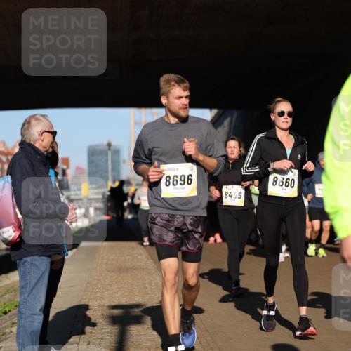 06.10.2024 - 19. swb-Marathon Bremen Michael Strokosch http://msf.ph/oto/7346887 06.10.2024 10:22:10 Laufen 8696, 8455, 8660, 75, 73 meine-sportfotos.de