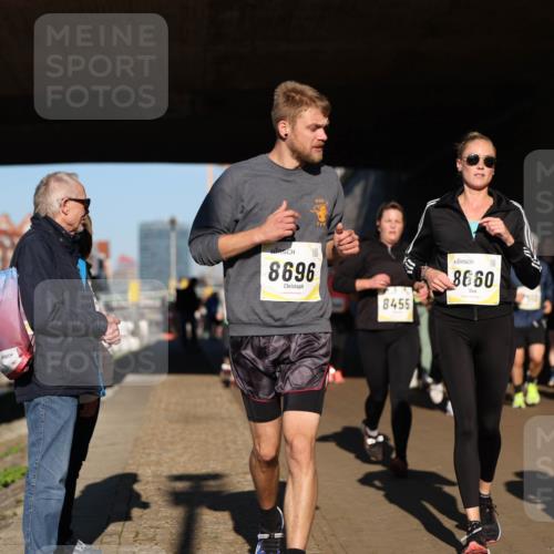 06.10.2024 - 19. swb-Marathon Bremen Michael Strokosch http://msf.ph/oto/7346889 06.10.2024 10:22:10 Laufen 8696, 8455, 8660 meine-sportfotos.de