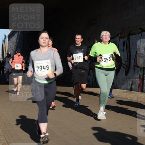 06.10.2024 - 19. swb-Marathon Bremen Michael Strokosch http://msf.ph/oto/7346909 06.10.2024 10:22:15 Laufen 7972, 7949, 8591, 83531, 8128 meine-sportfotos.de