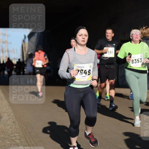 06.10.2024 - 19. swb-Marathon Bremen Michael Strokosch http://msf.ph/oto/7346911 06.10.2024 10:22:16 Laufen 7949, 591, 8353 meine-sportfotos.de