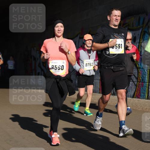06.10.2024 - 19. swb-Marathon Bremen Michael Strokosch http://msf.ph/oto/7346922 06.10.2024 10:22:17 Laufen 7972, 550, 8762, 591, 835 meine-sportfotos.de