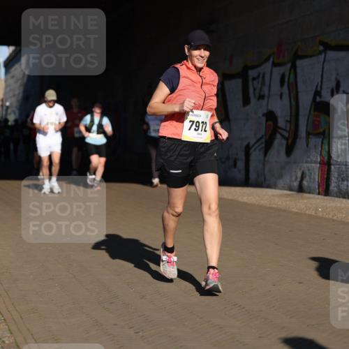 06.10.2024 - 19. swb-Marathon Bremen Michael Strokosch http://msf.ph/oto/7346933 06.10.2024 10:22:19 Laufen 7972 meine-sportfotos.de