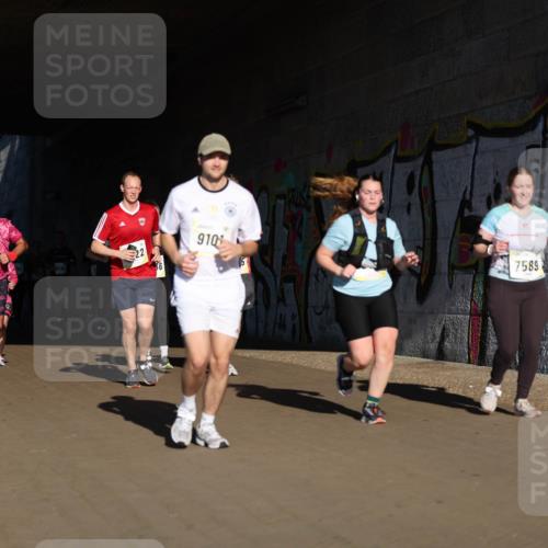 06.10.2024 - 19. swb-Marathon Bremen Michael Strokosch http://msf.ph/oto/7346944 06.10.2024 10:22:23 Laufen 22, 7707, 36, 910, 15, 7589 meine-sportfotos.de