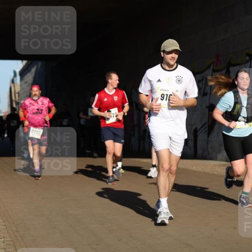06.10.2024 - 19. swb-Marathon Bremen Michael Strokosch http://msf.ph/oto/7346947 06.10.2024 10:22:24 Laufen 7707, 916 meine-sportfotos.de