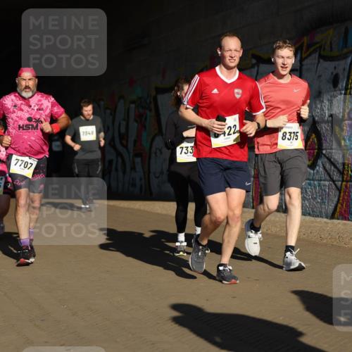 06.10.2024 - 19. swb-Marathon Bremen Michael Strokosch http://msf.ph/oto/7346961 06.10.2024 10:22:26 Laufen 76959, 7707, 7948, 733, 22, 8375 meine-sportfotos.de