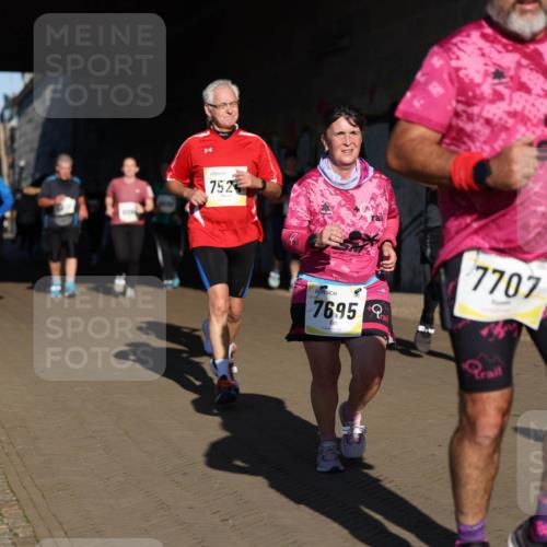 06.10.2024 - 19. swb-Marathon Bremen Michael Strokosch http://msf.ph/oto/7346974 06.10.2024 10:22:28 Laufen 752, 7695, 7707 meine-sportfotos.de