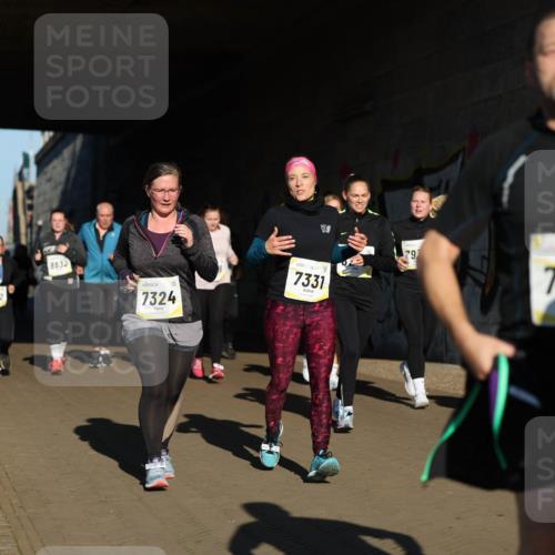 06.10.2024 - 19. swb-Marathon Bremen Michael Strokosch http://msf.ph/oto/7347018 06.10.2024 10:22:37 Laufen 7982, 8632, 7324, 7331, 79, 7952 meine-sportfotos.de