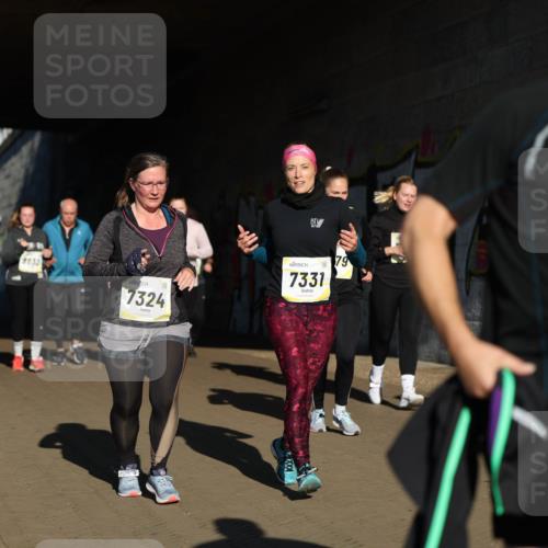 06.10.2024 - 19. swb-Marathon Bremen Michael Strokosch http://msf.ph/oto/7347019 06.10.2024 10:22:37 Laufen 8632, 7324, 7331, 79, 7952 meine-sportfotos.de