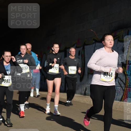 06.10.2024 - 19. swb-Marathon Bremen Michael Strokosch http://msf.ph/oto/7347032 06.10.2024 10:22:41 Laufen 7982, 632, 32, 773, 7946, 8749, 986 meine-sportfotos.de