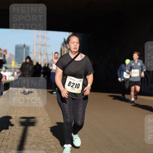 06.10.2024 - 19. swb-Marathon Bremen Michael Strokosch http://msf.ph/oto/7347035 06.10.2024 10:22:45 Laufen 8210, 8969 meine-sportfotos.de
