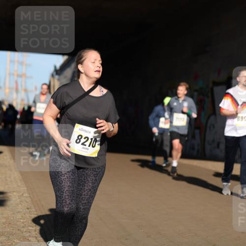 06.10.2024 - 19. swb-Marathon Bremen Michael Strokosch http://msf.ph/oto/7347039 06.10.2024 10:22:45 Laufen 8210, 7112, 8969, 8046 meine-sportfotos.de