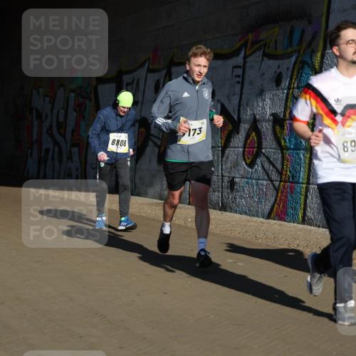 06.10.2024 - 19. swb-Marathon Bremen Michael Strokosch http://msf.ph/oto/7347049 06.10.2024 10:22:47 Laufen 7810, 7915, 8808, 173, 8969 meine-sportfotos.de
