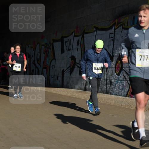 06.10.2024 - 19. swb-Marathon Bremen Michael Strokosch http://msf.ph/oto/7347057 06.10.2024 10:22:48 Laufen 8230, 84, 7913, 7173, 8808, 7810 meine-sportfotos.de