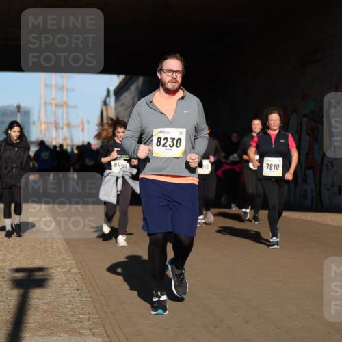 06.10.2024 - 19. swb-Marathon Bremen Michael Strokosch http://msf.ph/oto/7347059 06.10.2024 10:22:49 Laufen 8487, 8230, 7810 meine-sportfotos.de