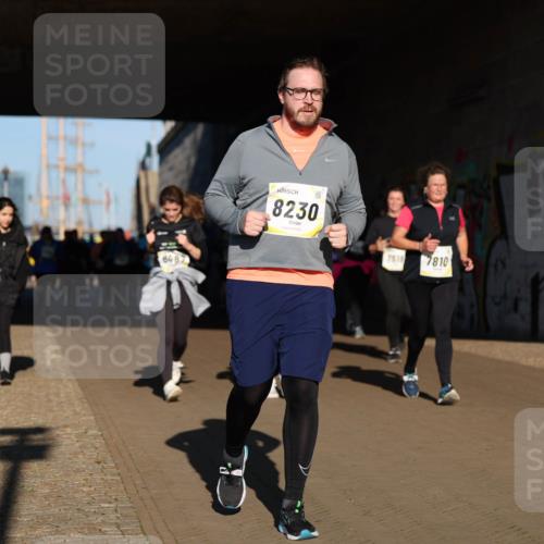 06.10.2024 - 19. swb-Marathon Bremen Michael Strokosch http://msf.ph/oto/7347061 06.10.2024 10:22:49 Laufen 8487, 8230, 7515, 7810 meine-sportfotos.de