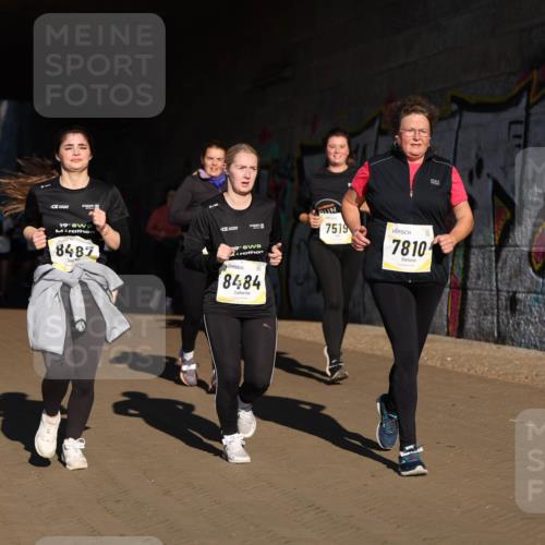 06.10.2024 - 19. swb-Marathon Bremen Michael Strokosch http://msf.ph/oto/7347073 06.10.2024 10:22:51 Laufen 19, 8487, 19, 8484, 7519, 7810 meine-sportfotos.de