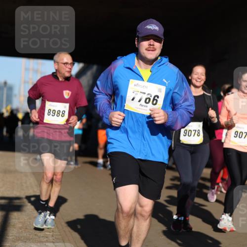 06.10.2024 - 19. swb-Marathon Bremen Michael Strokosch http://msf.ph/oto/7347104 06.10.2024 10:23:02 Laufen 8988, 7766, 9078, 9076, 7092 meine-sportfotos.de