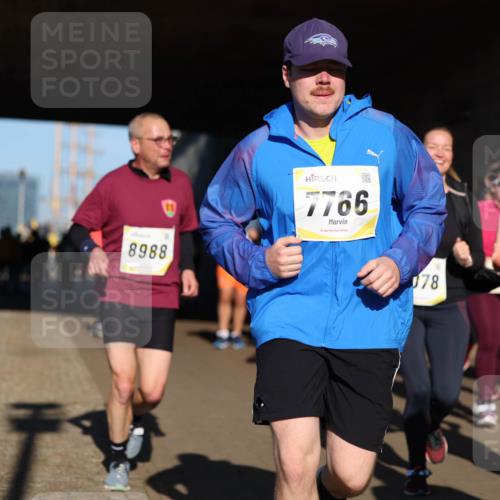 06.10.2024 - 19. swb-Marathon Bremen Michael Strokosch http://msf.ph/oto/7347106 06.10.2024 10:23:03 Laufen 8988, 7766, 78, 9076 meine-sportfotos.de