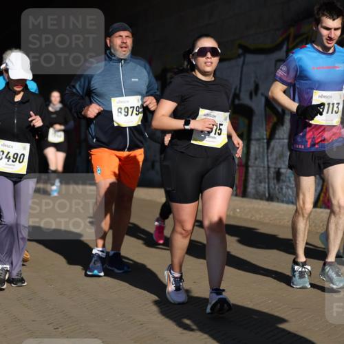 06.10.2024 - 19. swb-Marathon Bremen Michael Strokosch http://msf.ph/oto/7347117 06.10.2024 10:23:07 Laufen 8243, 8490, 8979, 15, 3000, 19, 9091, 113, 7 meine-sportfotos.de