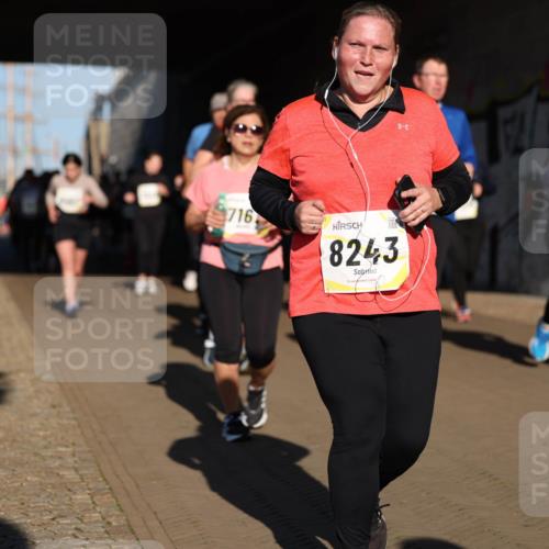 06.10.2024 - 19. swb-Marathon Bremen Michael Strokosch http://msf.ph/oto/7347138 06.10.2024 10:23:10 Laufen 716, 8243, 7840 meine-sportfotos.de