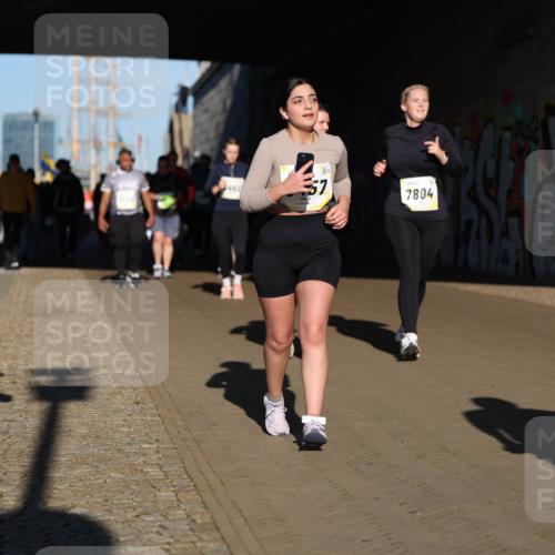 06.10.2024 - 19. swb-Marathon Bremen Michael Strokosch http://msf.ph/oto/7347152 06.10.2024 10:23:14 Laufen 57, 7804 meine-sportfotos.de